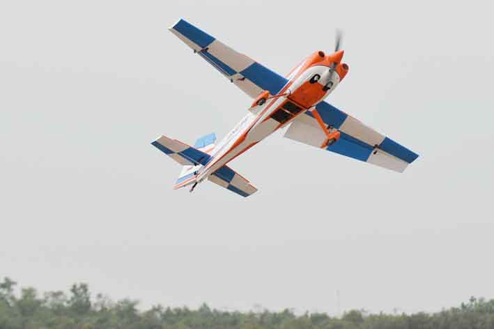 BH202 - EDGE 540 V3 2642mm 104'' 120CC ARF - Image 3
